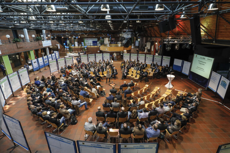 14.11.2016, Dortmund, Dietrich-Keuning-Haus, 2. Experten-Forum der Zukunftsinitiative "Wasser in der Stadt von morgen"

Uneingeschränkte einfache Nutzungsrechte für alle EGLV-Publikationen (Print und Web) und für die externe Verwendung als EGLV-Pressebild zur redaktionellen Berichterstattung. 
(c) Rupert Oberhäuser, www.oberhaeuser.com, rupert@oberhaeuser.com.